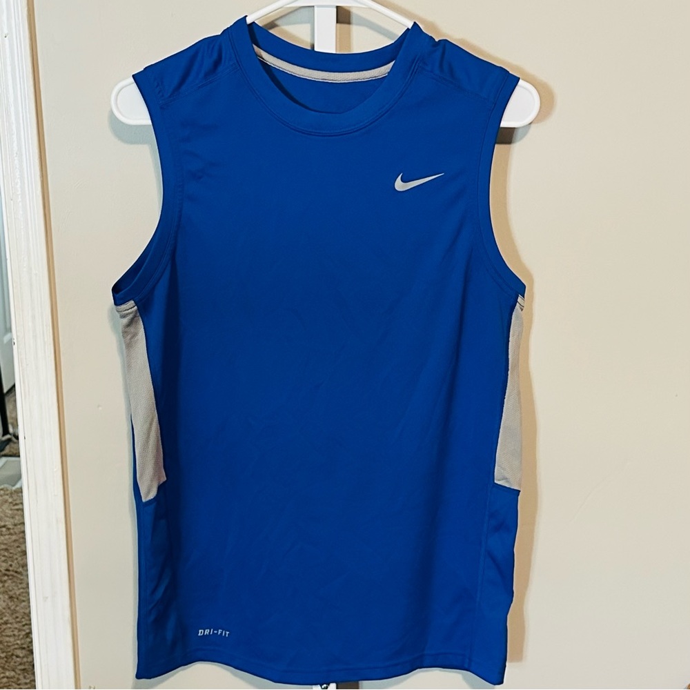 Nike Dri-FIT Men's Sleeveless Fitness T-Shirt - Picture 3 of 10